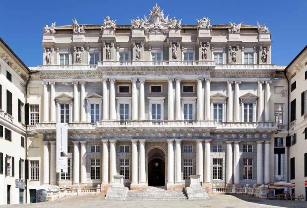 Luminoso Appartamento Nel Cuore Di Genova+Balcone Экстерьер фото